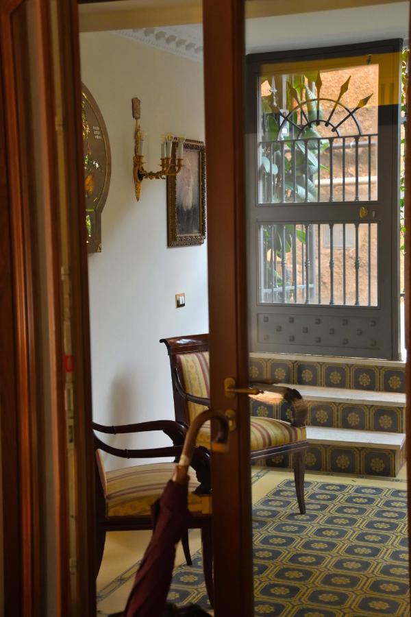 Regal House Roma Capucci 6 Hotell Eksteriør bilde