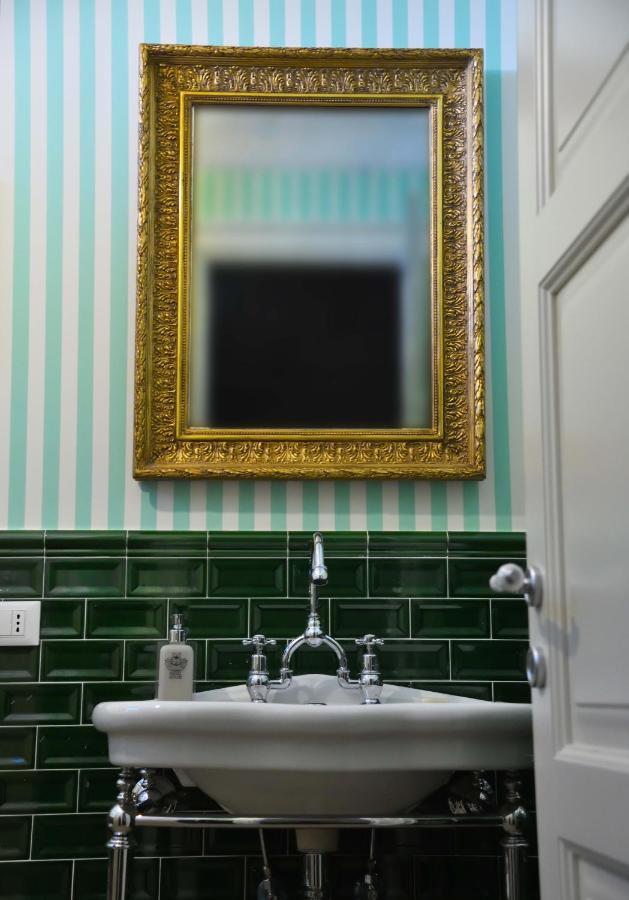 Regal House Roma Capucci 6 Hotell Eksteriør bilde