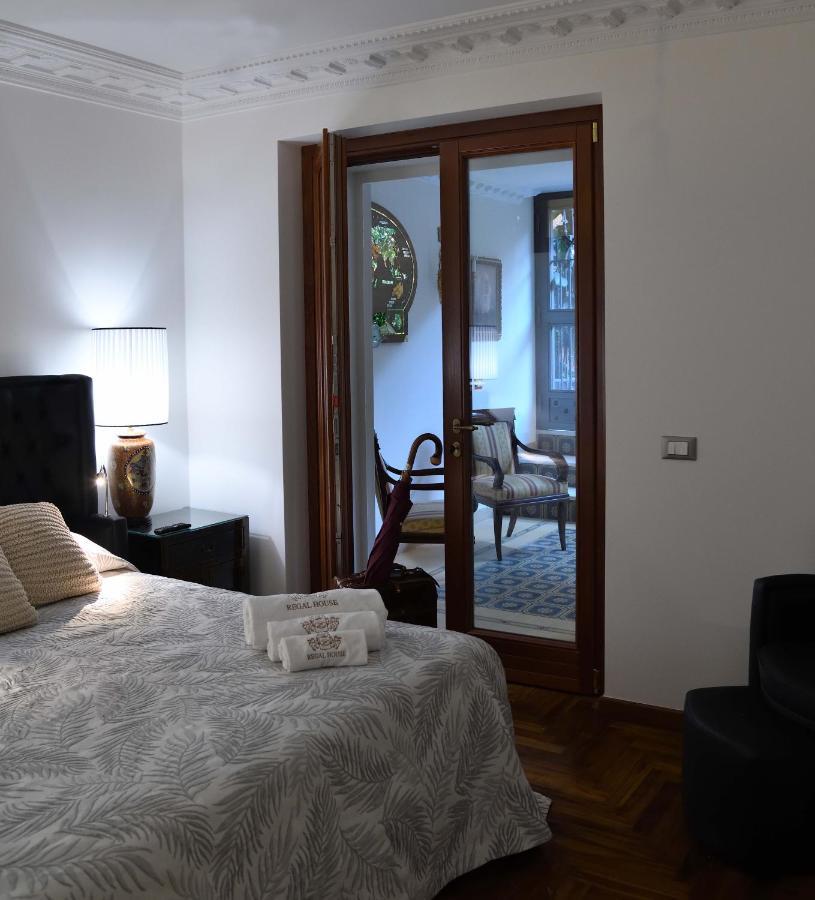 Regal House Roma Capucci 6 Hotell Eksteriør bilde