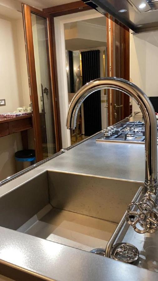 Regal House Roma Capucci 6 Hotell Eksteriør bilde