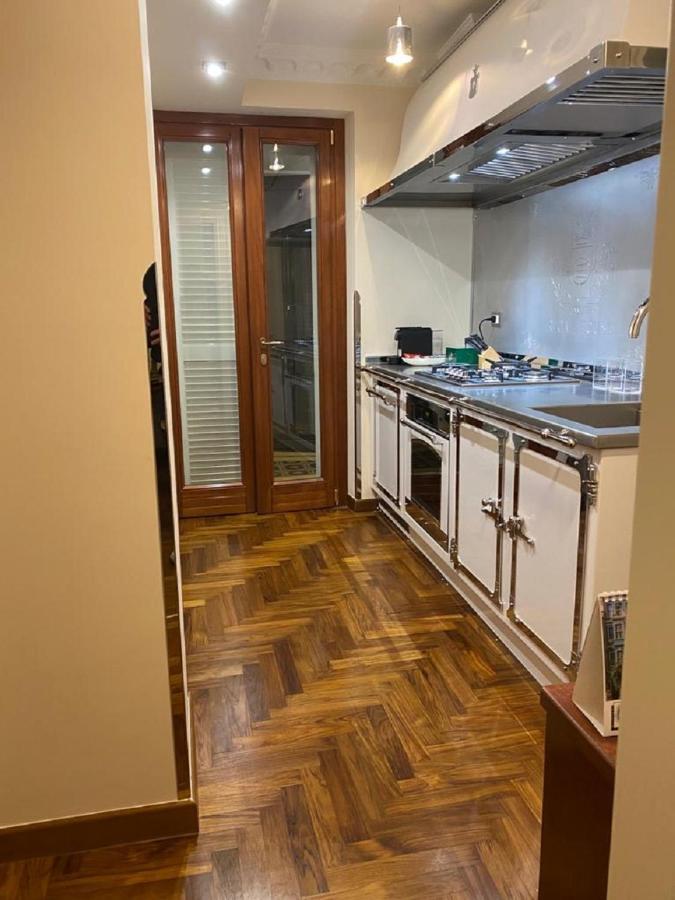 Regal House Roma Capucci 6 Hotell Eksteriør bilde