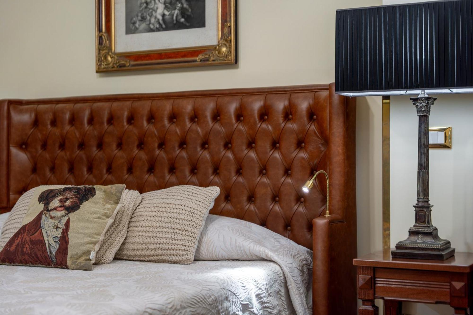 Regal House Roma Capucci 6 Hotell Eksteriør bilde
